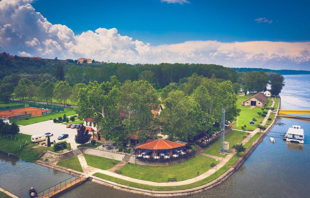 Hotel Dunav Ilok Exteriér fotografie