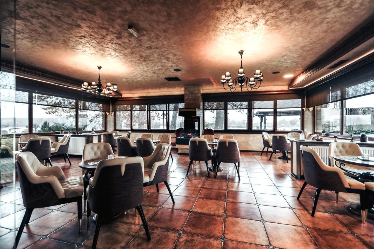 Hotel Dunav Ilok Exteriér fotografie