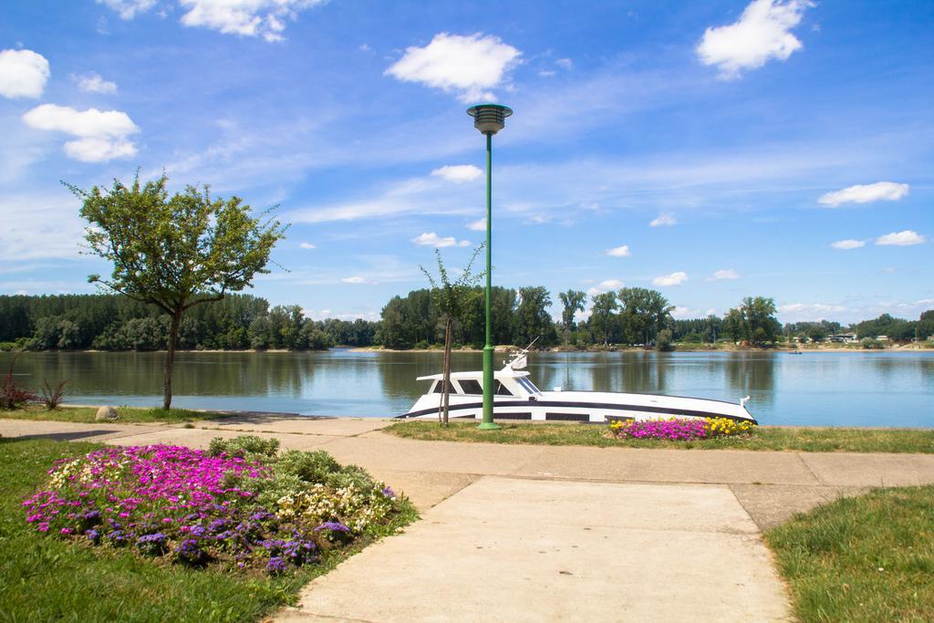 Hotel Dunav Ilok Exteriér fotografie